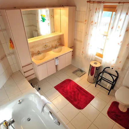 Bed & Breakfast La Val Couette-café Trin